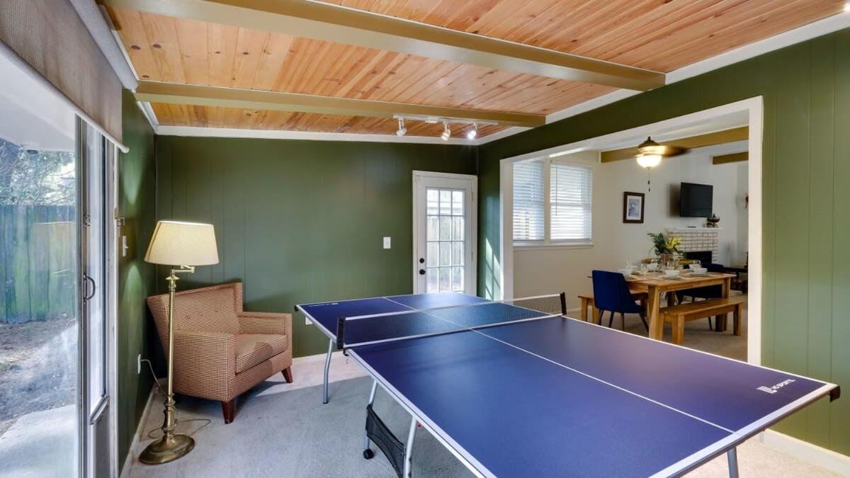 Halcyon Hangout-Mins To Downtown-Ping Pong-Pets Саванна Экстерьер фото